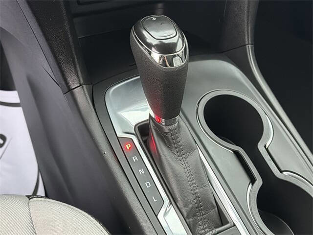 Used 2020 Chevrolet Equinox LS image 15