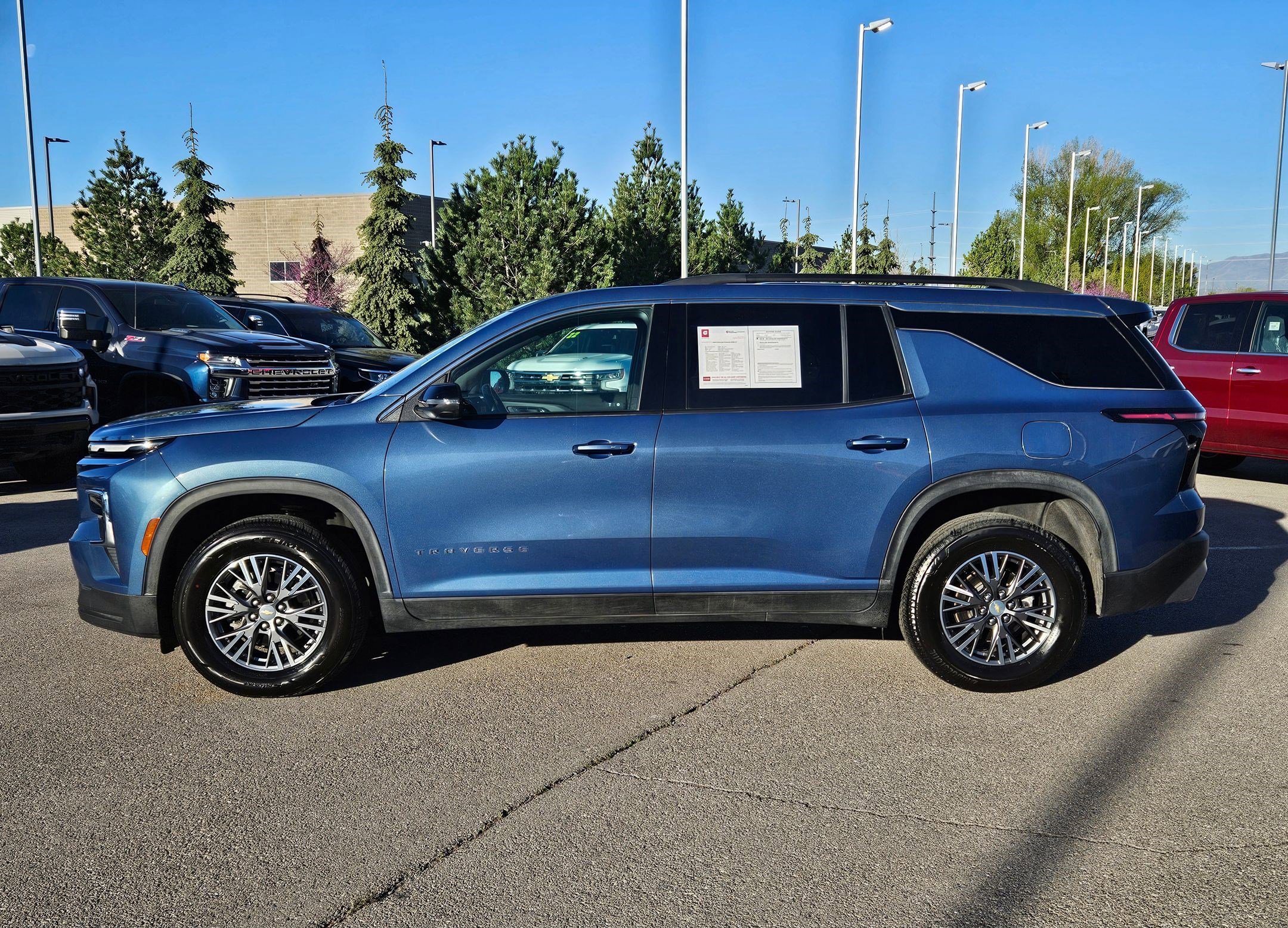 Used 2025 Chevrolet Traverse LT AWD/4WD image 7