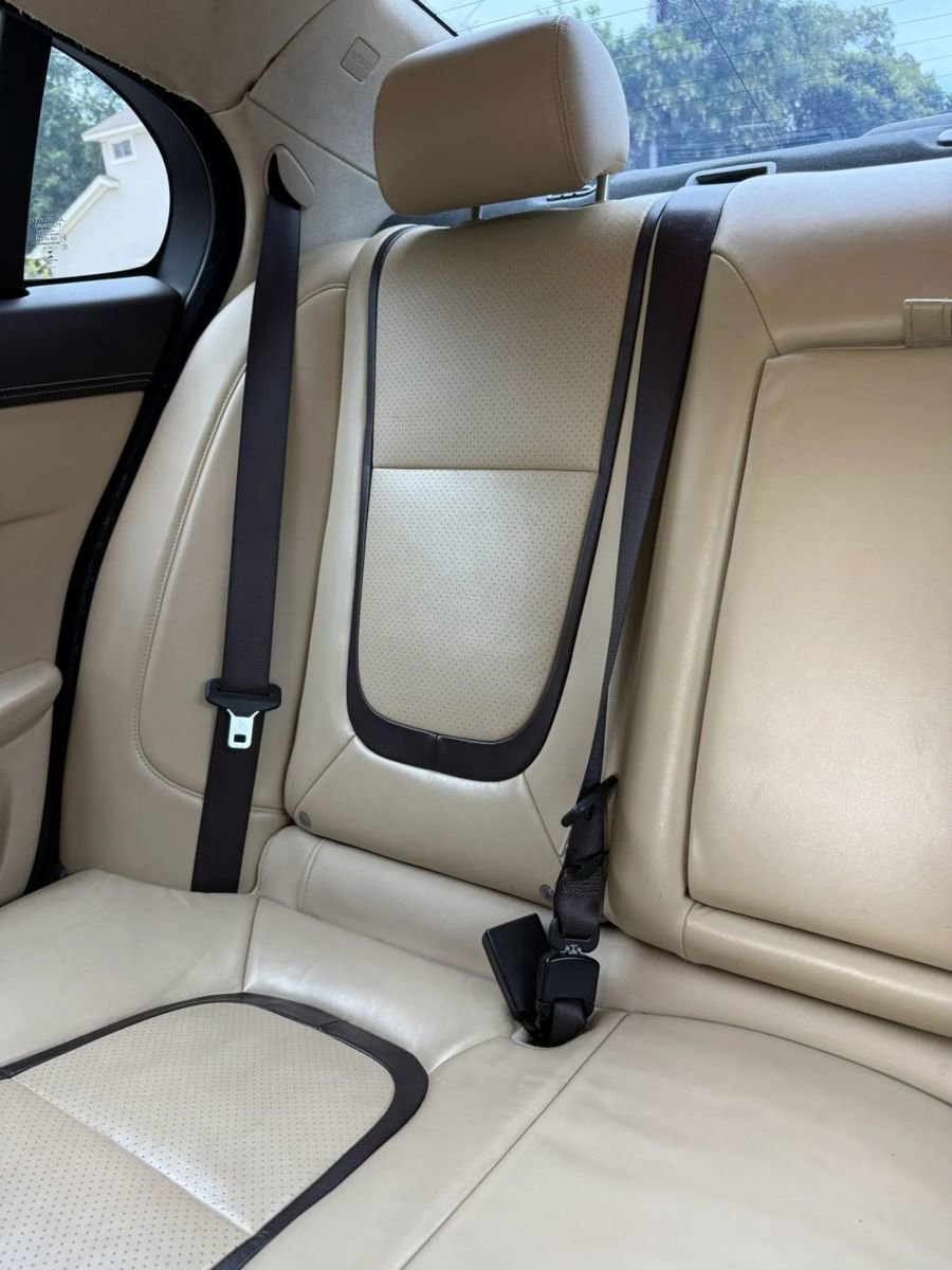 Used 2015 Jaguar XF Sport RWD image 30