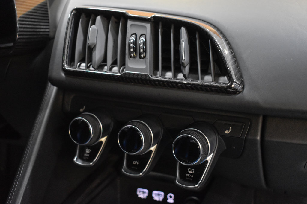 Used 2018 Audi R8 V10 w/ Carbon Exterior Package AWD/4WD image 21