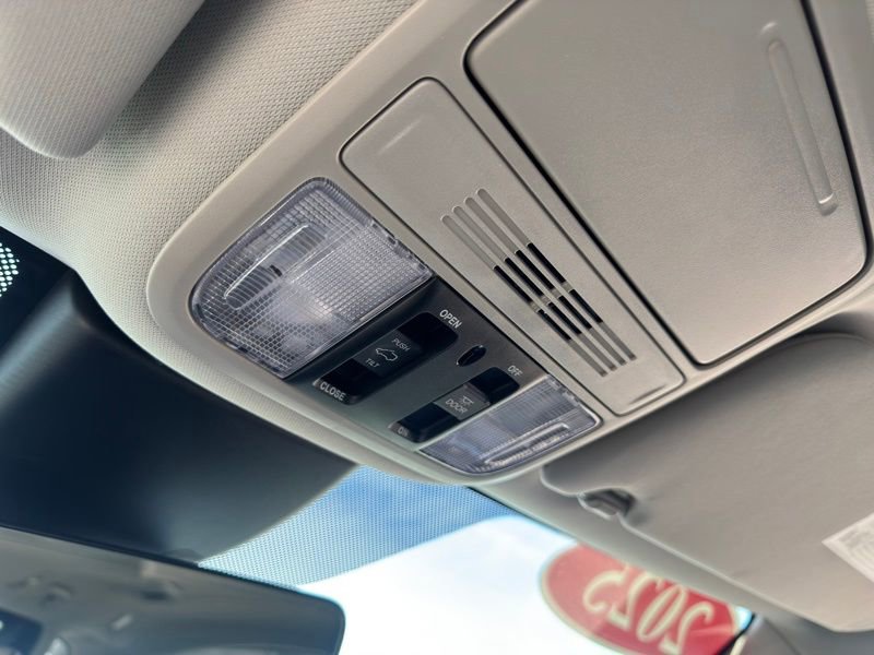 Used 2025 Honda Odyssey Touring image 29