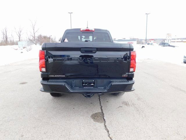 Used 2024 Chevrolet Colorado Z71 w/ Z71 Convenience Package 2 image 4