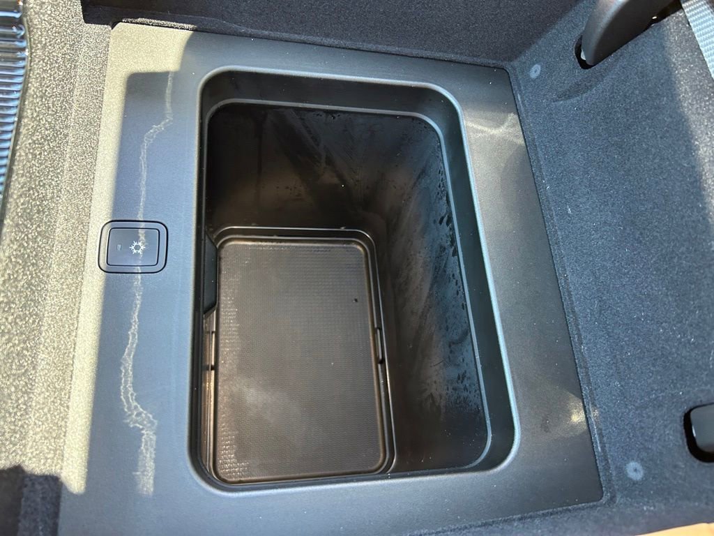 Used 2024 Jeep Grand Wagoneer Series III w/ Rear Seat Video Group 1 AWD/4WD image 37