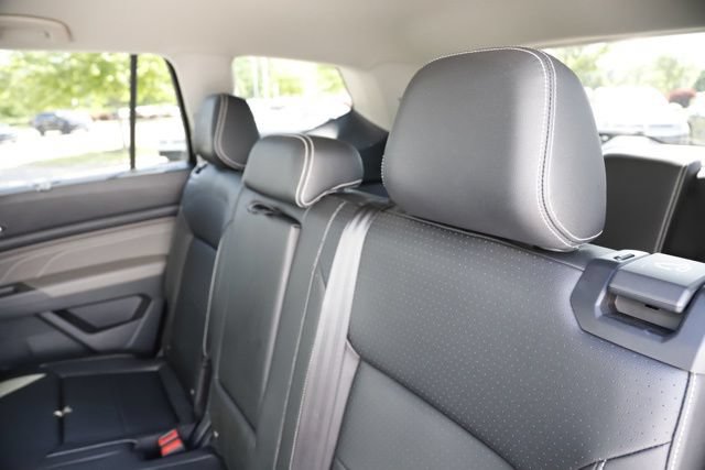 Used 2023 Volkswagen Atlas SE w/ Black Wheel Package AWD/4WD image 19