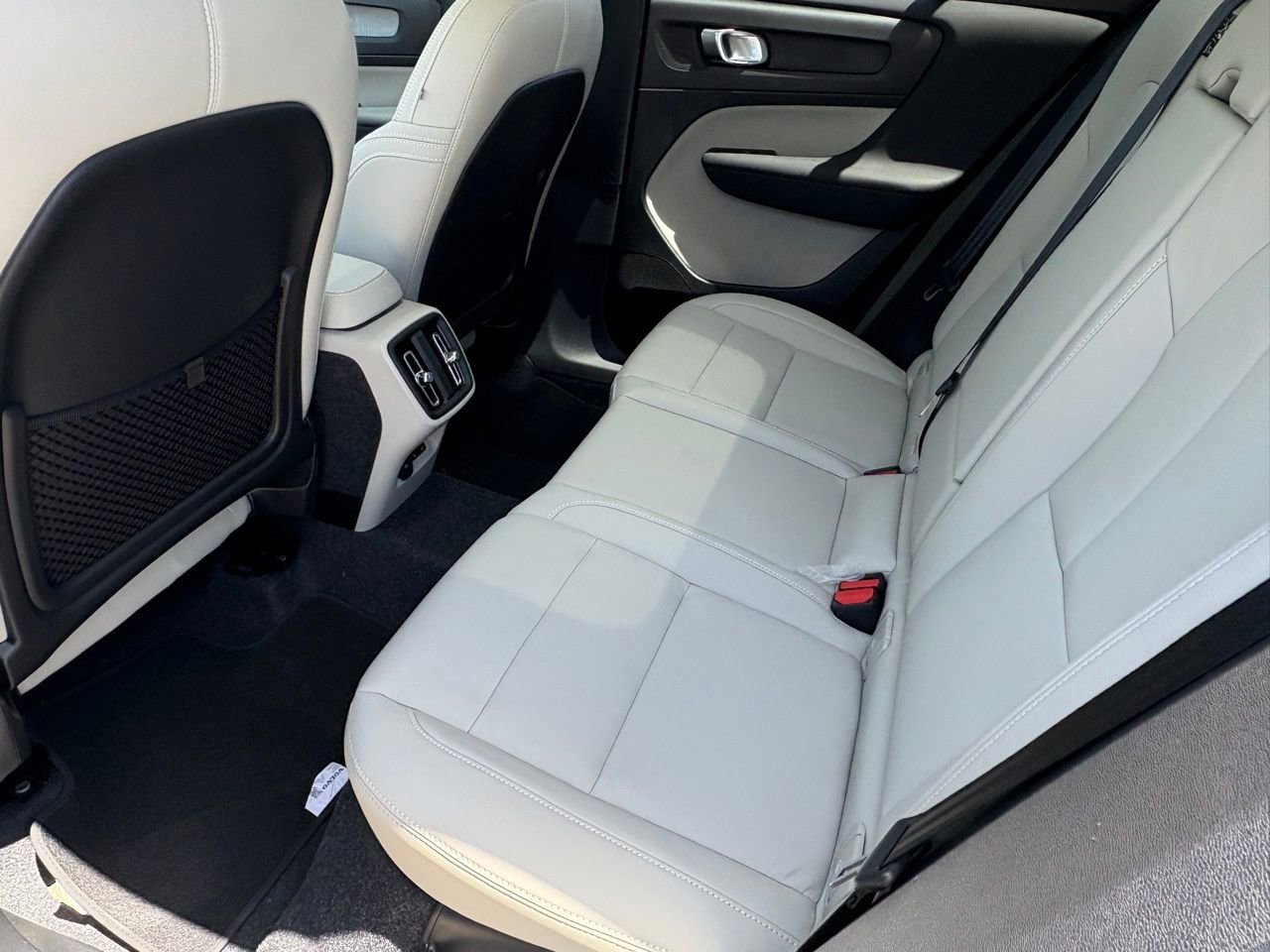 New 2026 Volvo XC40 B4 Plus w/ Protection Package Premier image 20