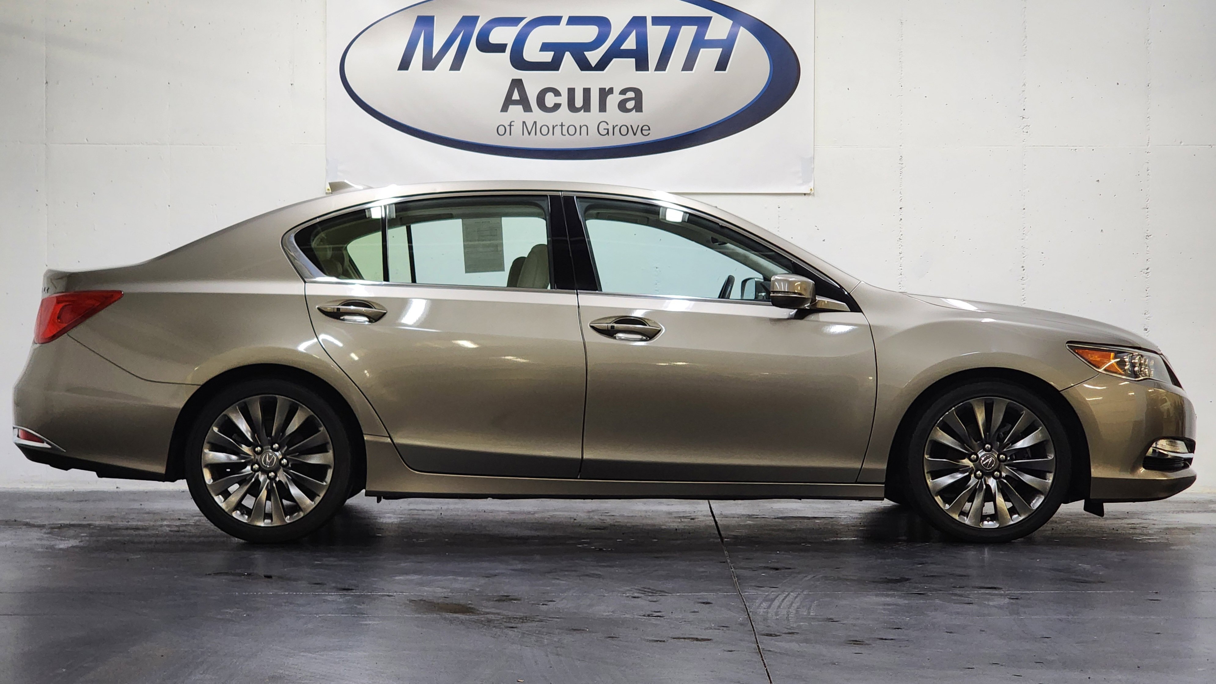 Used 2017 Acura RLX w/ Technology Package image 3