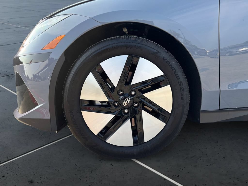 Used 2025 Hyundai Ioniq 6 SE RWD image 14