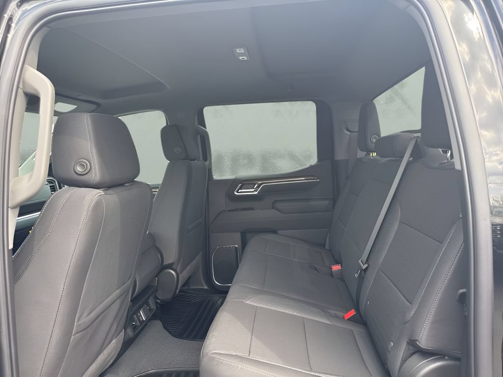 Used 2026 Chevrolet Silverado 1500 LT AWD/4WD image 11