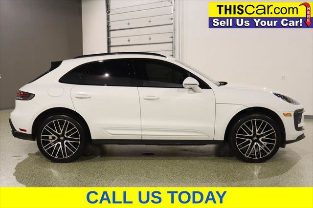 Used 2025 Porsche Macan Turbo AWD/4WD image 8