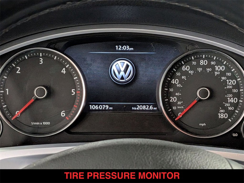 Used 2012 Volkswagen Touareg Sport image 22