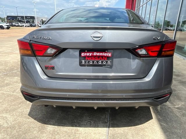 Used 2024 Nissan Altima 2.5 SV FWD image 3