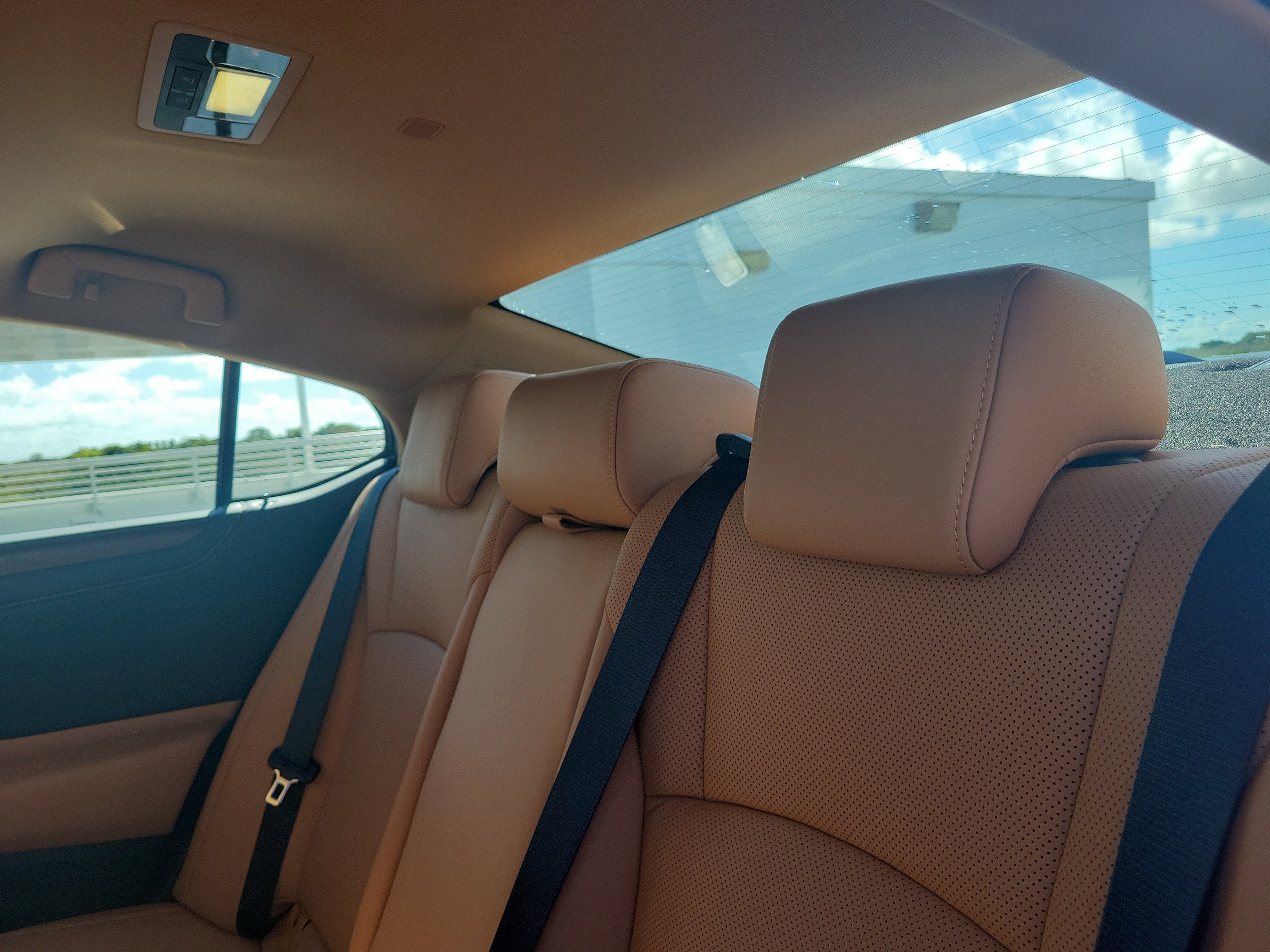 Certified 2024 Lexus ES 350 w/ Premium Package FWD image 12