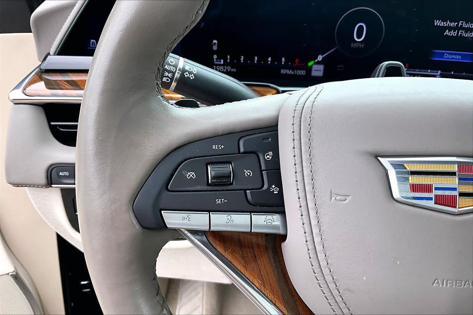 Used 2024 Cadillac Escalade Sport Platinum w/ LPO, ONYX Package AWD/4WD image 23