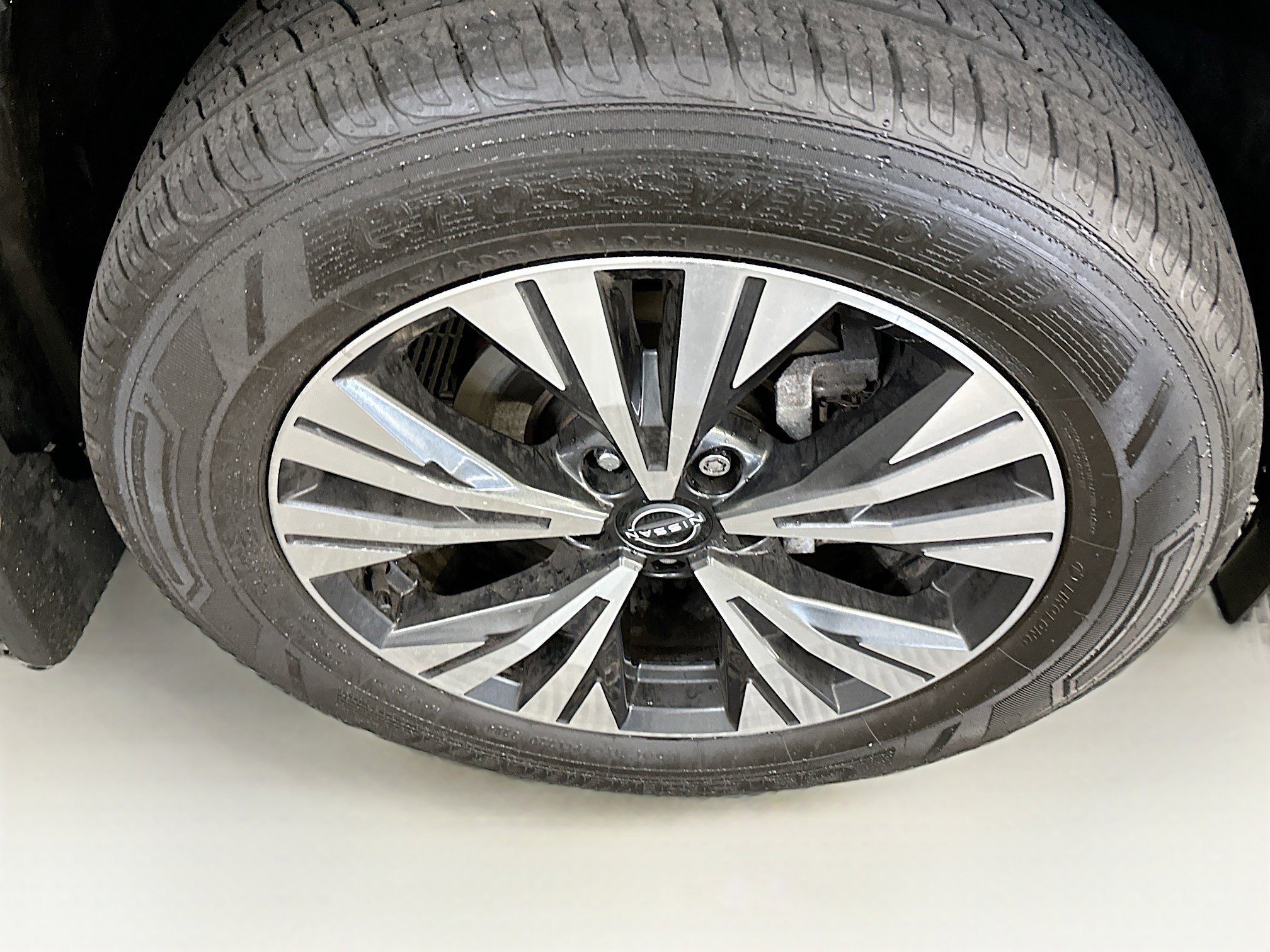 Used 2023 Nissan Rogue SV image 11