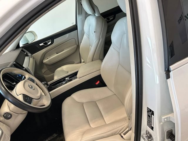 Used 2018 Volvo XC60 T6 Momentum w/ Vision Package AWD/4WD image 14