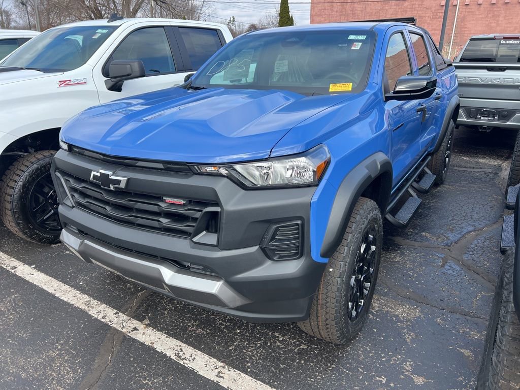 New 2026 Chevrolet Colorado Trail Boss w/ Midnight Edition AWD/4WD image 1
