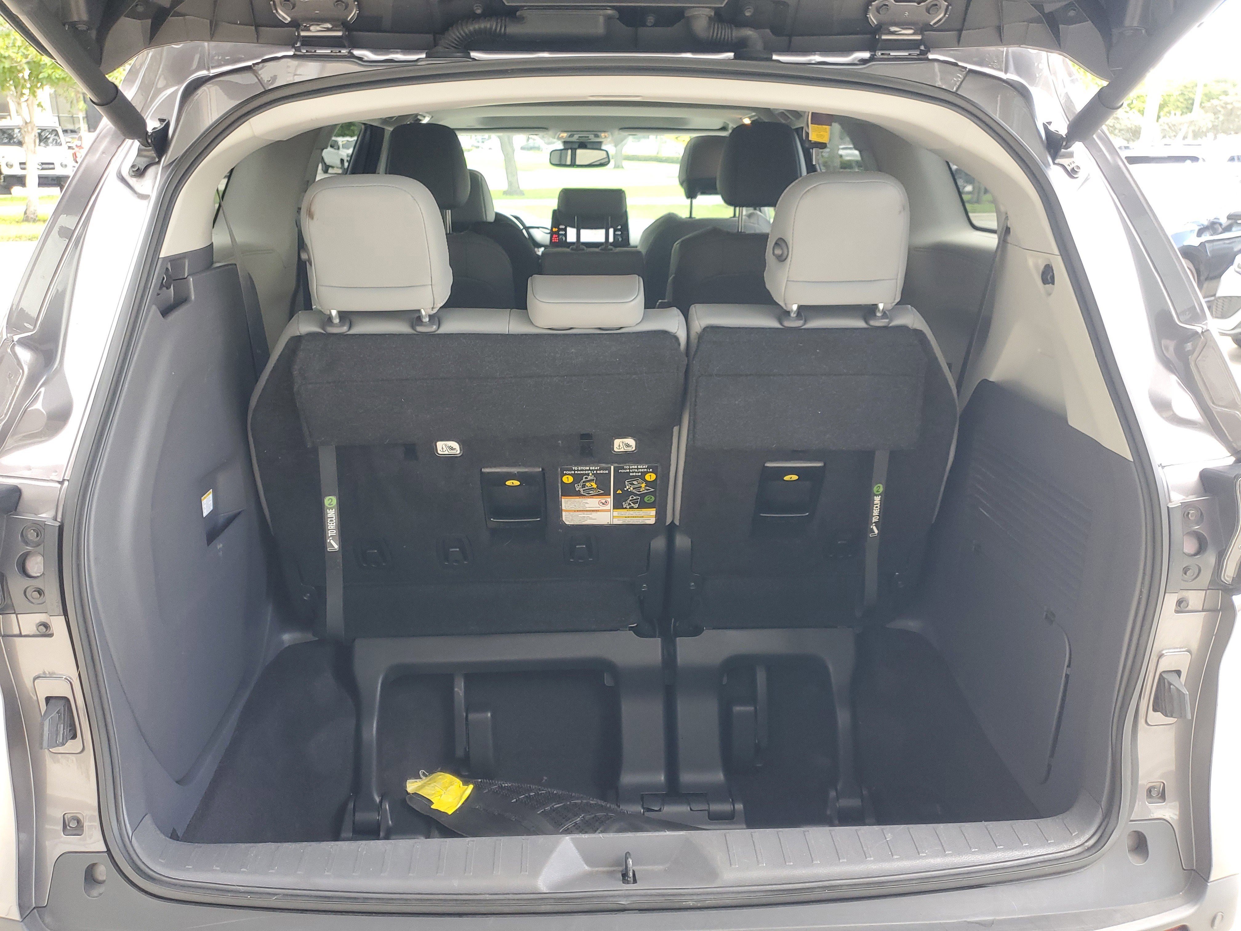 Used 2023 Toyota Sienna XLE image 10