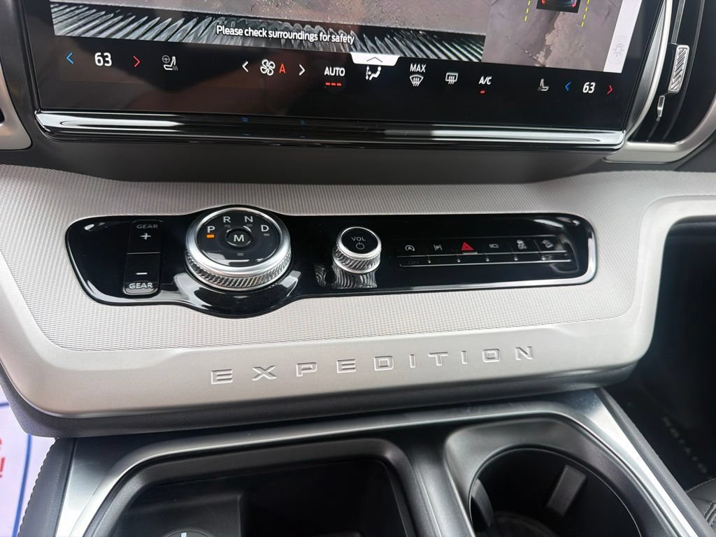 Used 2026 Ford Expedition Active AWD/4WD image 35