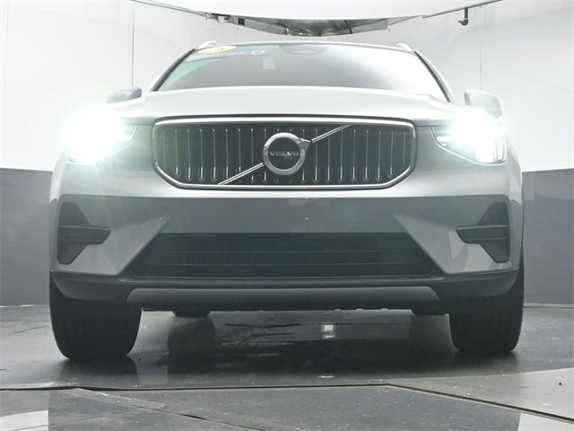 Used 2025 Volvo XC40 B5 Core image 35