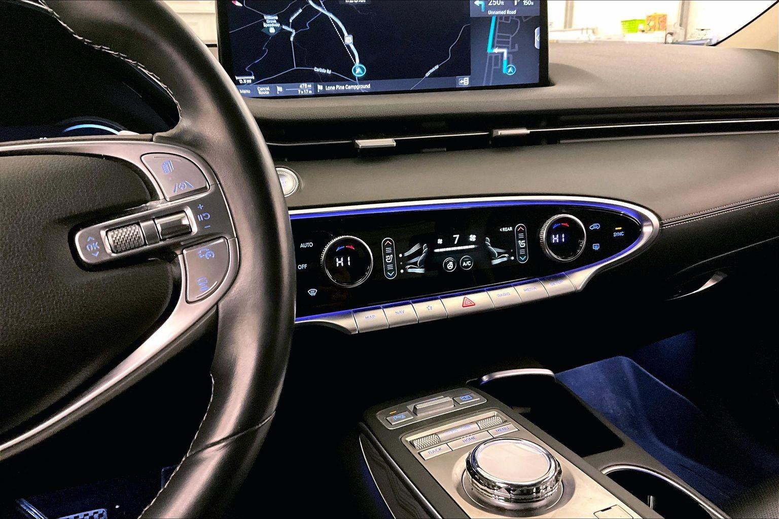 Used 2022 Genesis GV70 2.5T w/ Advanced Package image 6