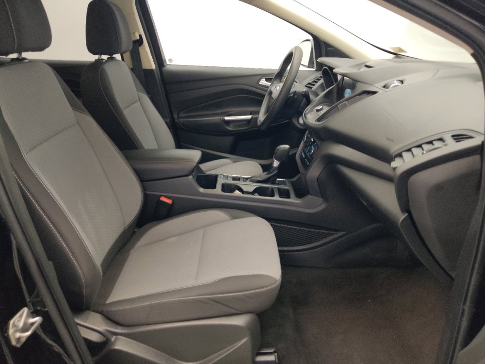 Used 2017 Ford Escape SE w/ Equipment Group 201A FWD image 21