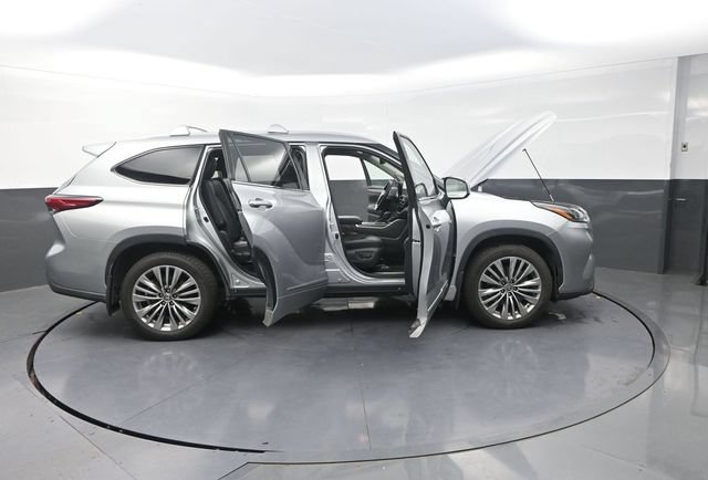Used 2021 Toyota Highlander Platinum AWD/4WD image 46
