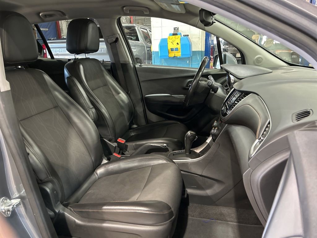 Used 2019 Chevrolet Trax LT w/ LT Convenience Package image 36