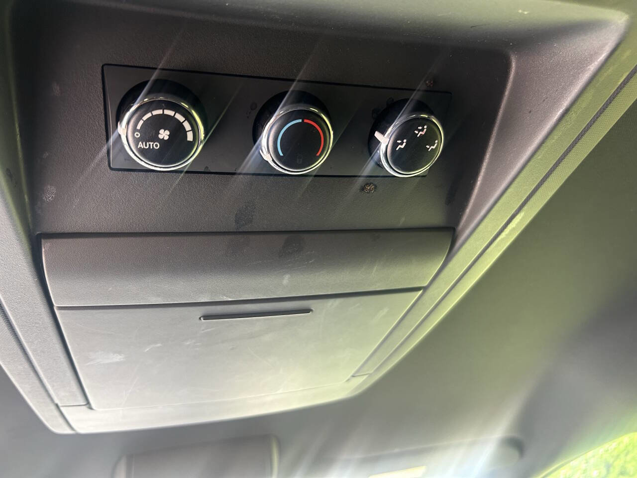 Used 2018 Dodge Grand Caravan SXT w/ Driver Convenience Group FWD image 12