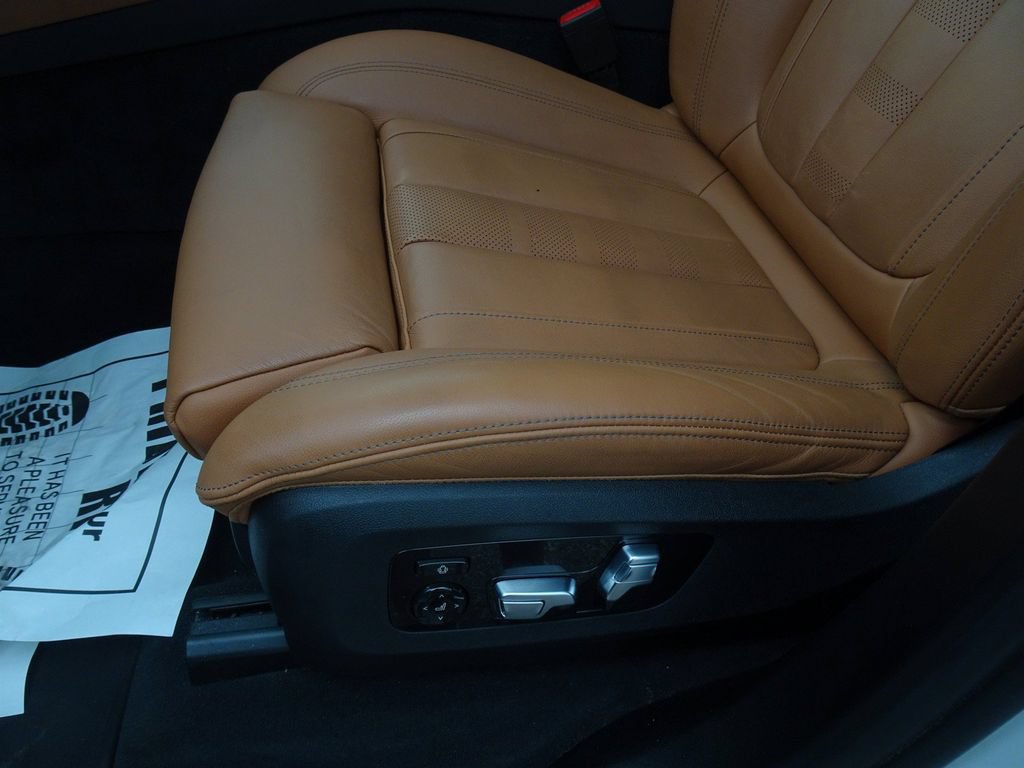 Used 2022 BMW X5 xDrive40i w/ Premium Package AWD/4WD image 9