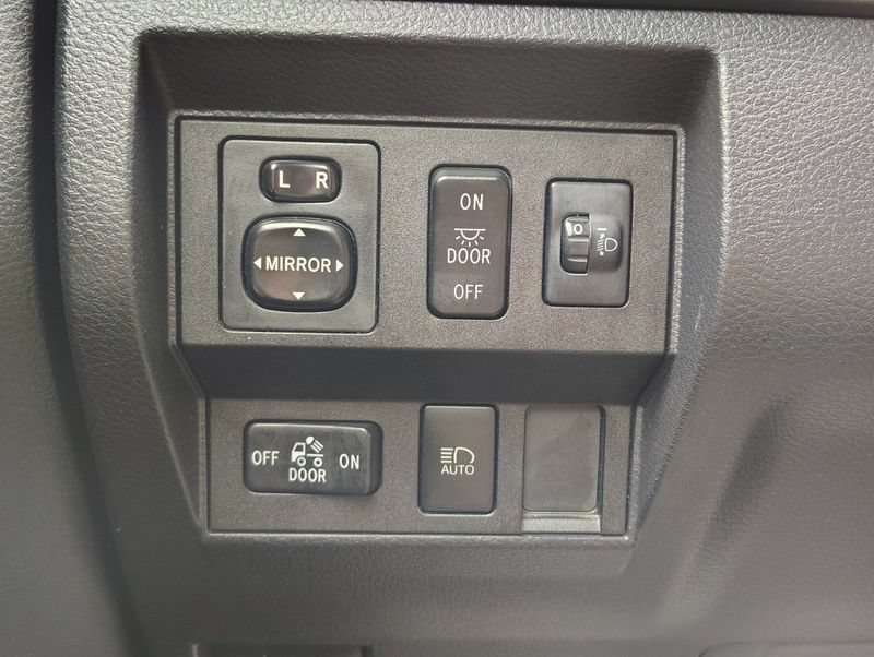 Used 2018 Toyota Tundra SR5 AWD/4WD image 21