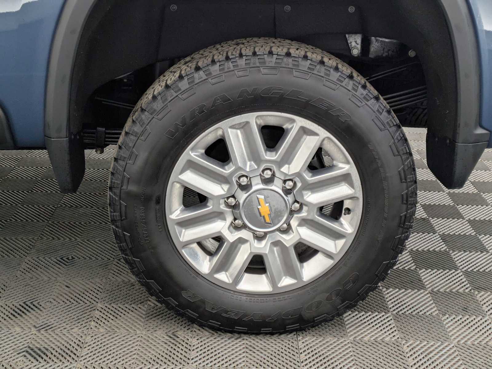 Used 2024 Chevrolet Silverado 3500 High Country w/ High Country Premium Package image 17