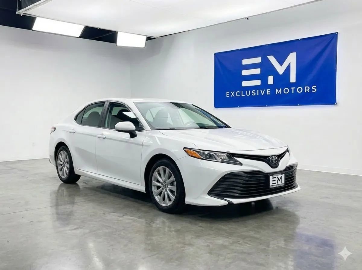 Used 2022 Toyota Camry LE image 1