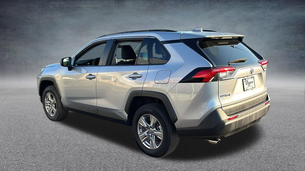 Used 2025 Toyota RAV4 LE AWD/4WD image 5