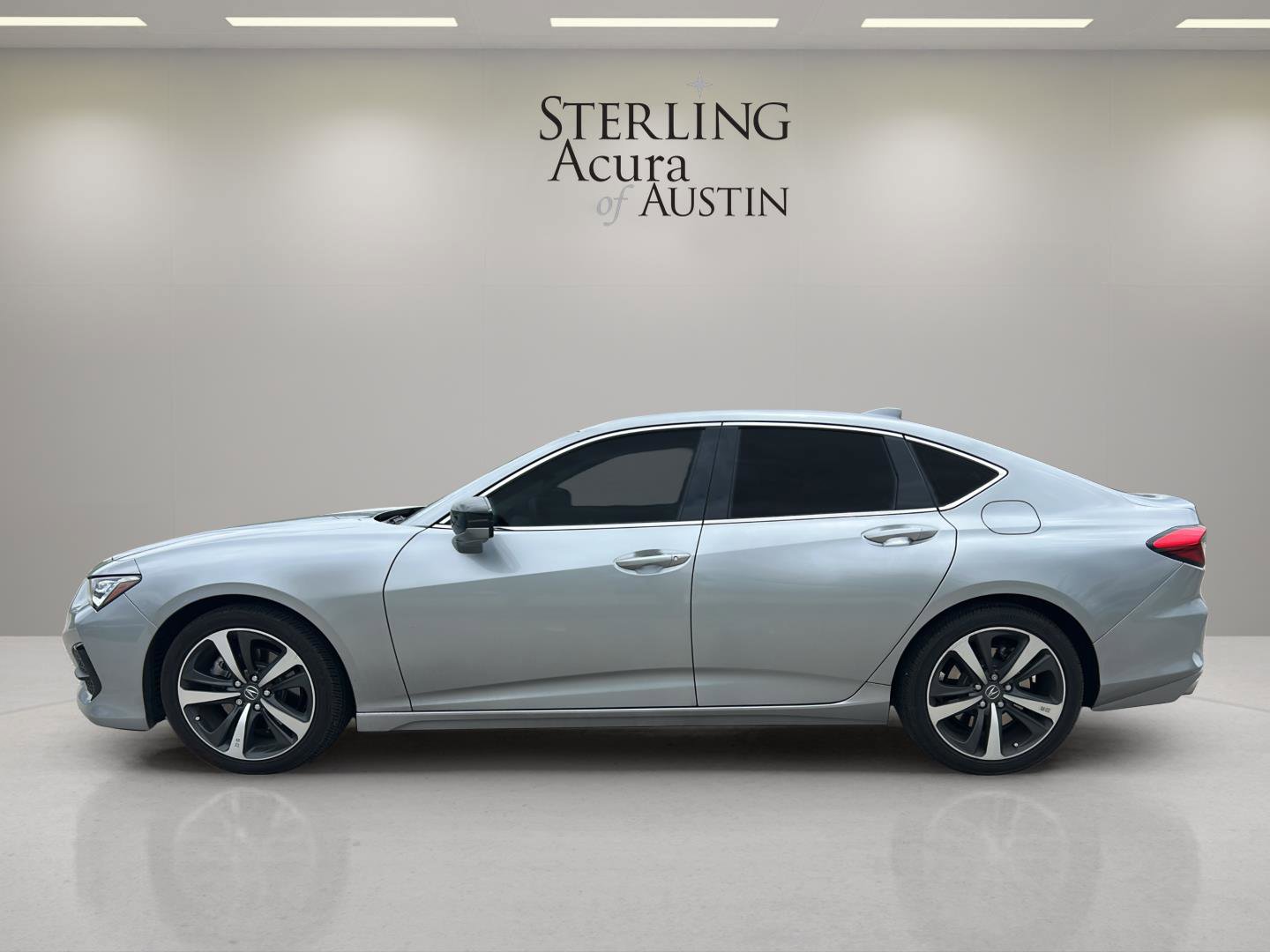 Used 2025 Acura TLX w/ Technology Package FWD image 8