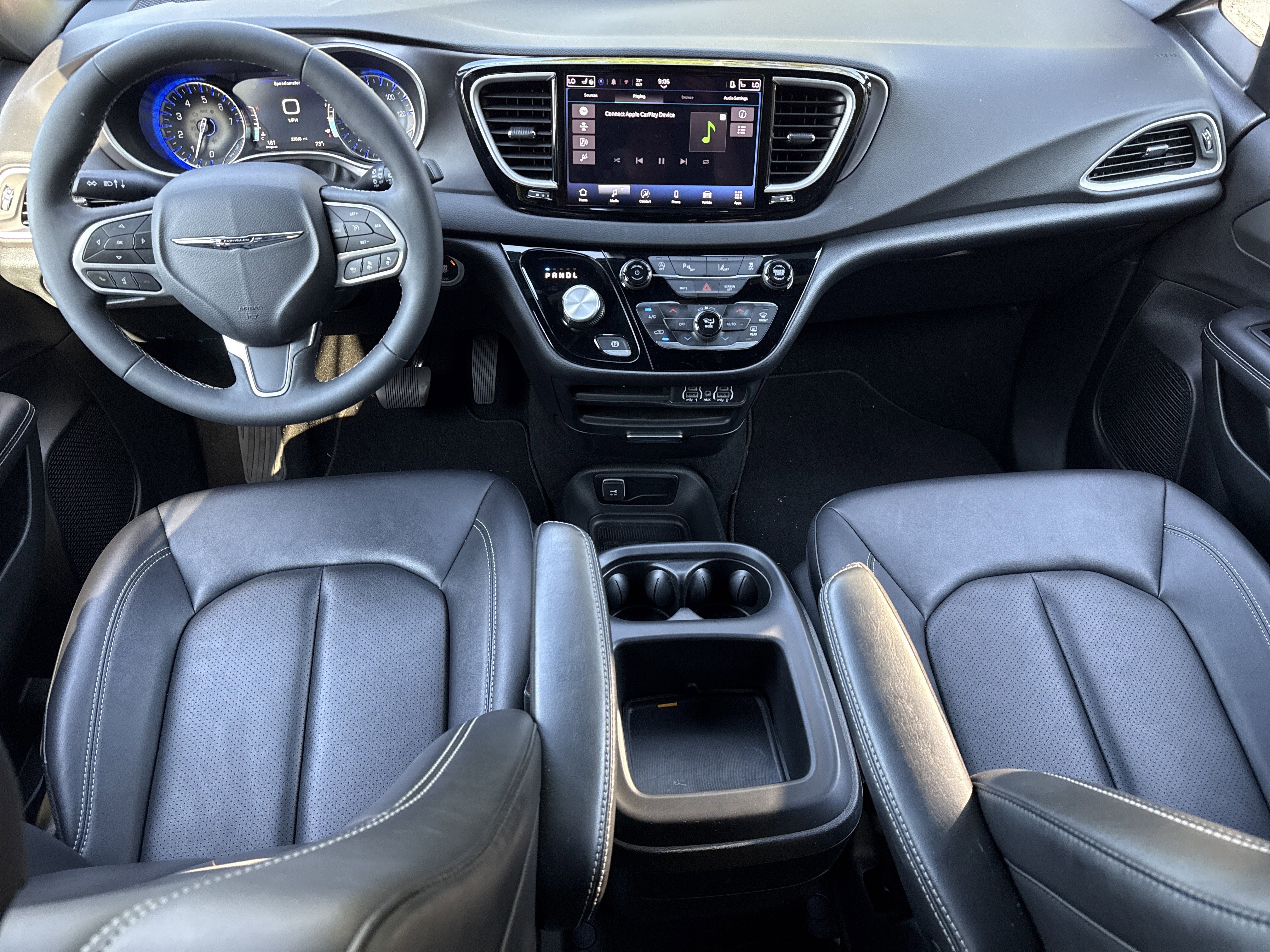 Used 2025 Chrysler Pacifica Select FWD image 26
