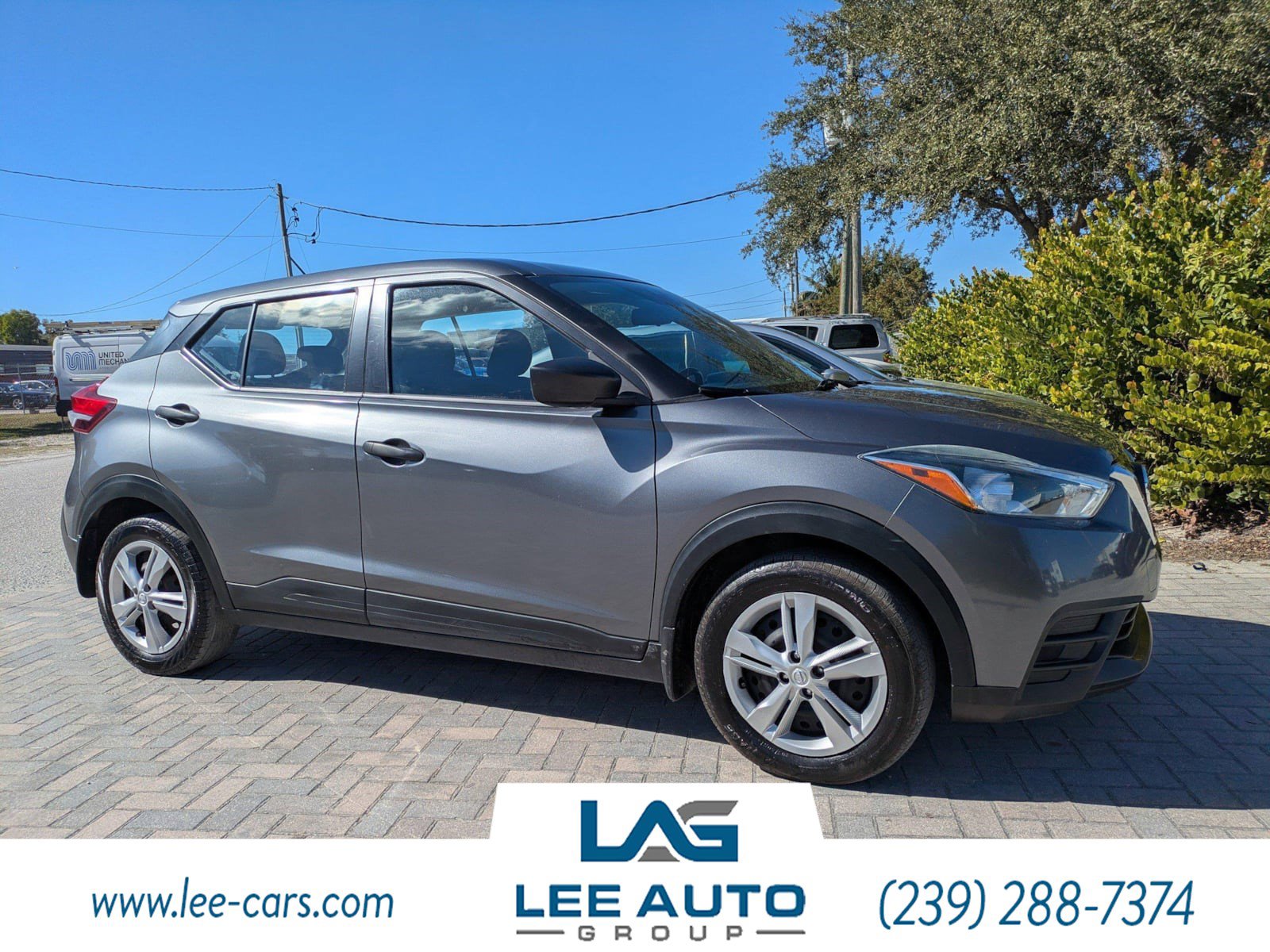 Used 2020 Nissan Kicks S image 1