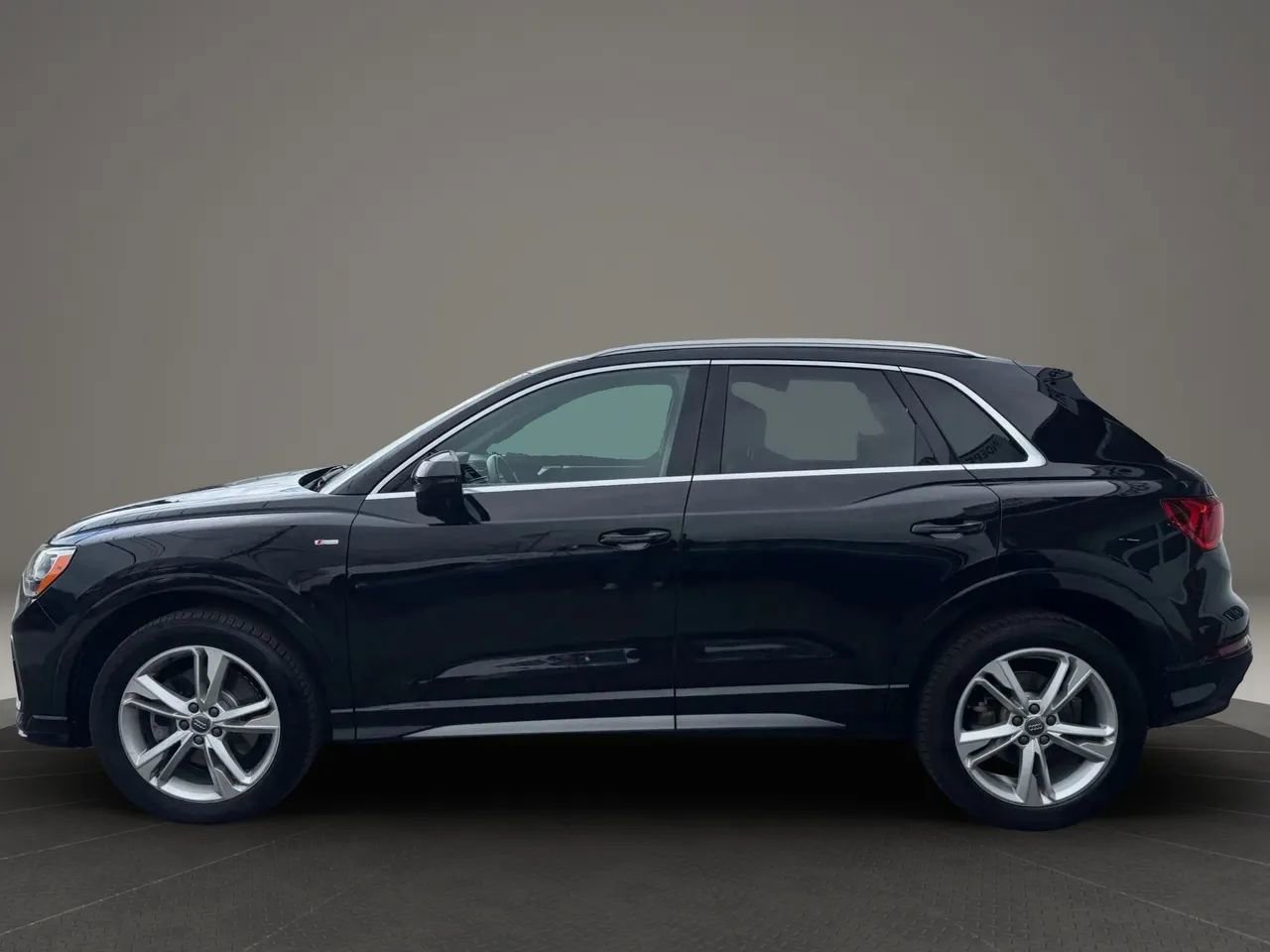 Used 2020 Audi Q3 2.0T Premium image 8