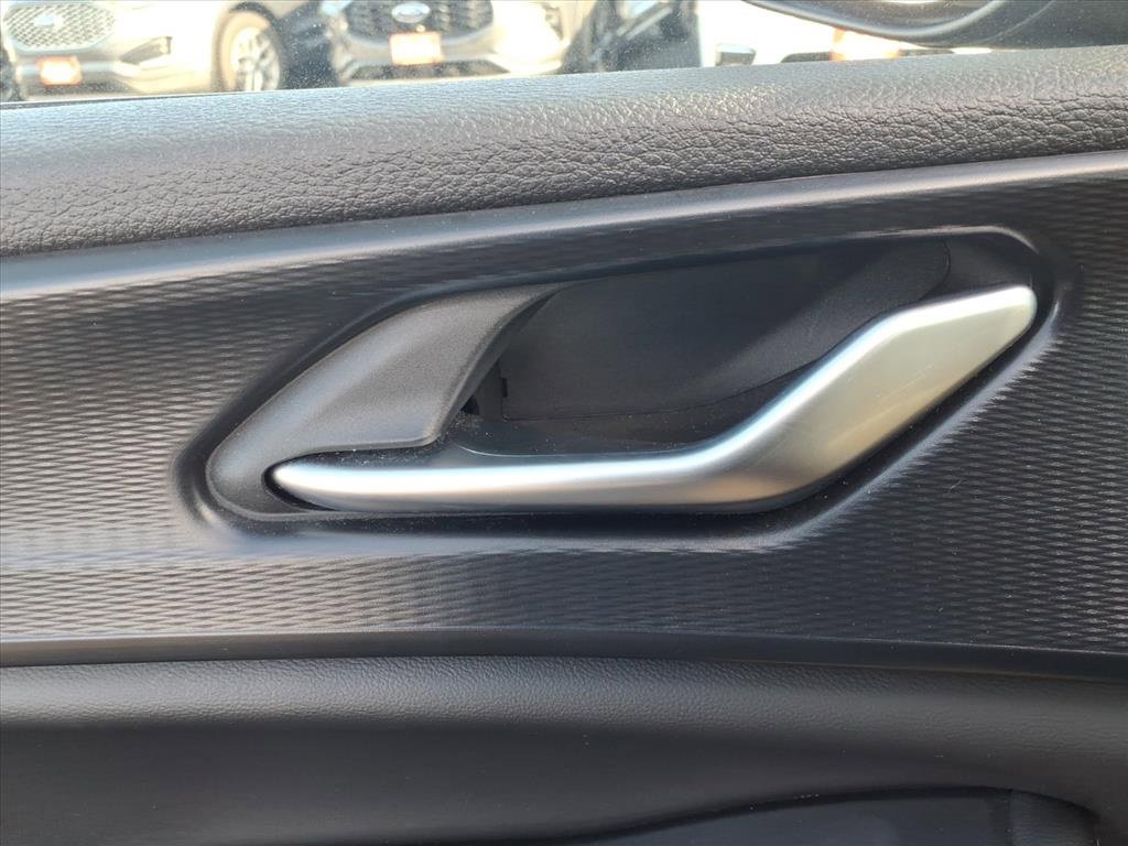 Used 2023 Jeep Grand Cherokee Laredo image 14