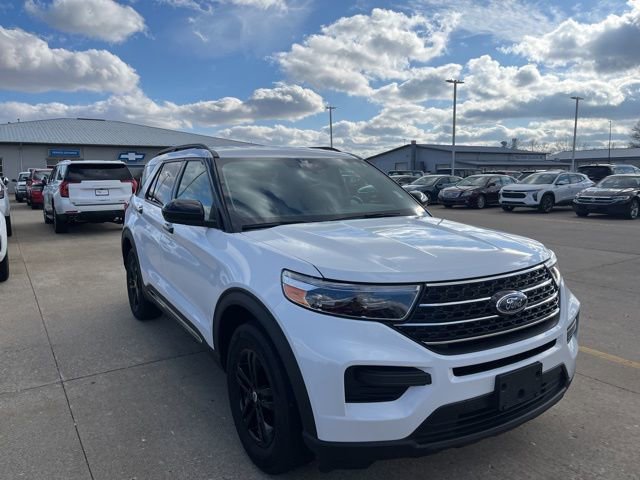 Used 2021 Ford Explorer XLT w/ Class III Trailer Tow Package AWD/4WD image 3
