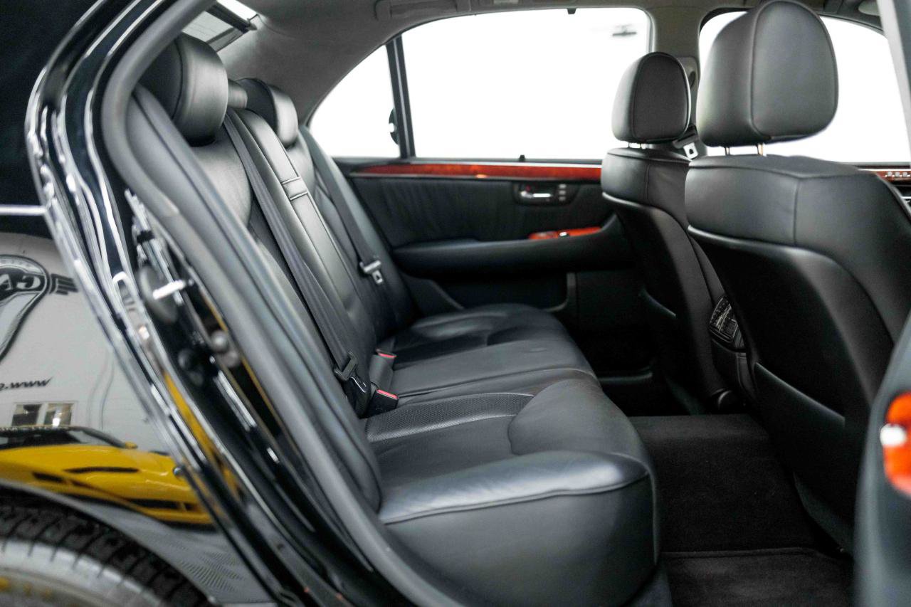 Used 2004 Lexus LS 430 RWD image 54