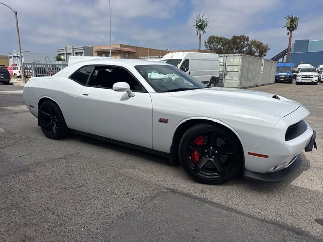 Used 2018 Dodge Challenger SRT w/ Technology Group RWD image 4