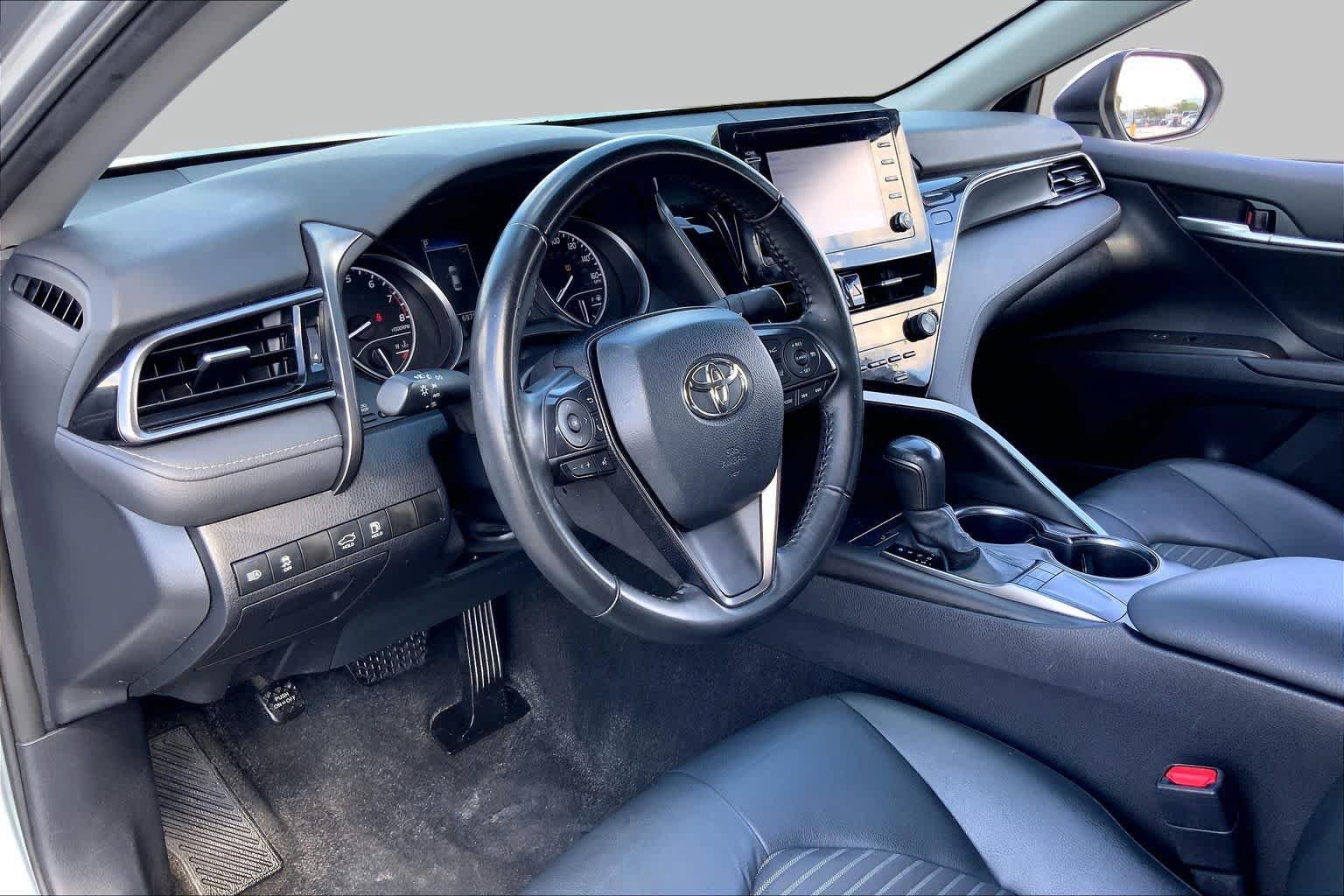 Used 2024 Toyota Camry SE FWD image 17