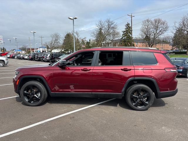 Used 2024 Jeep Grand Cherokee L Altitude AWD/4WD image 3