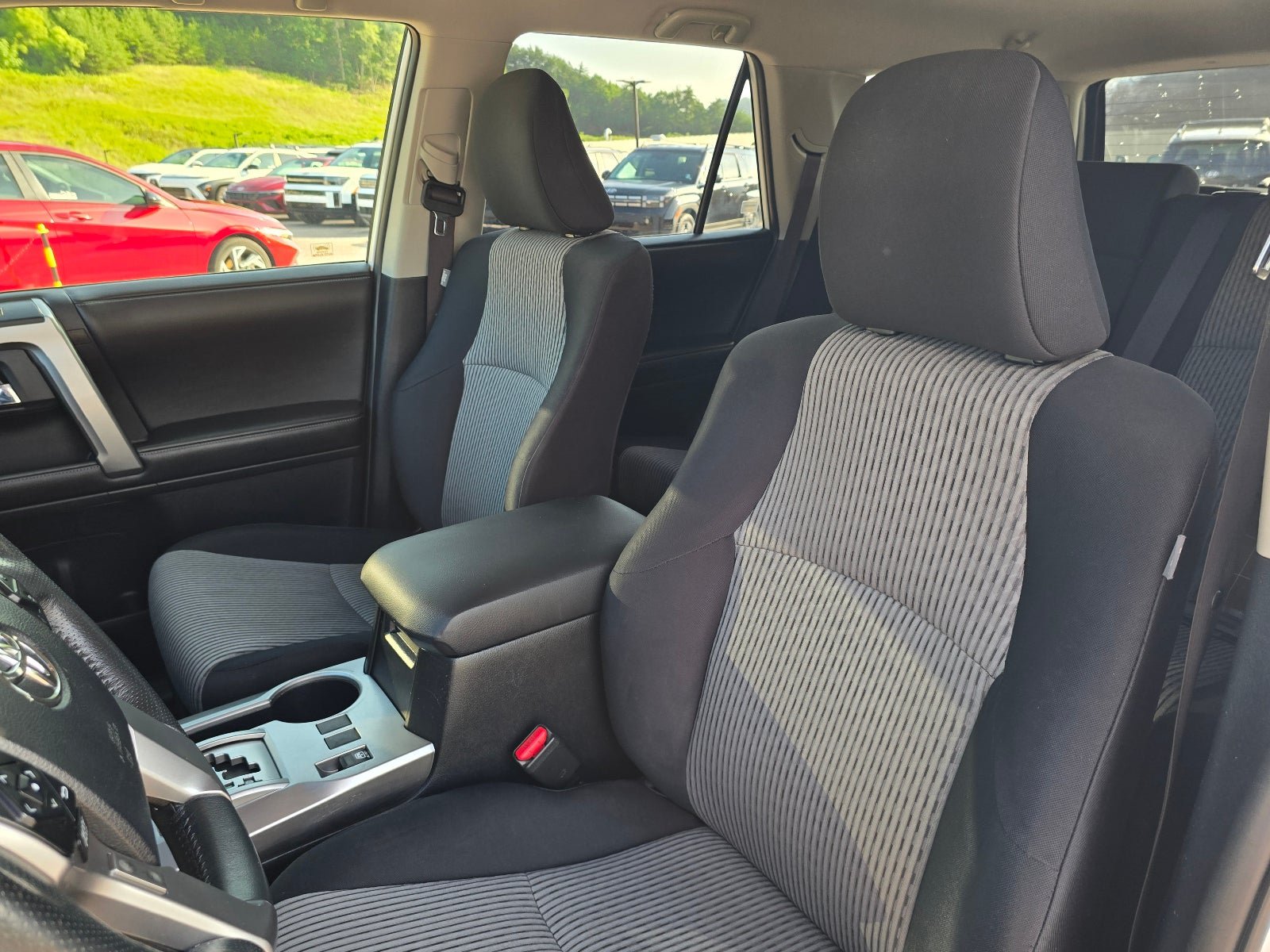 Used 2014 Toyota 4Runner SR5 AWD/4WD image 13