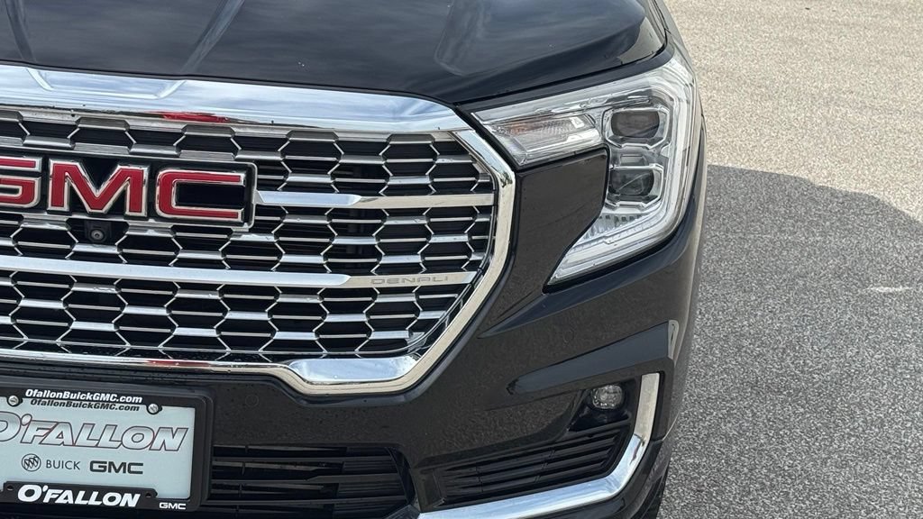 Used 2022 GMC Terrain Denali w/ Denali Premium Package AWD/4WD image 9