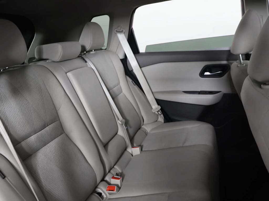 Used 2025 Nissan Rogue SV AWD/4WD image 32