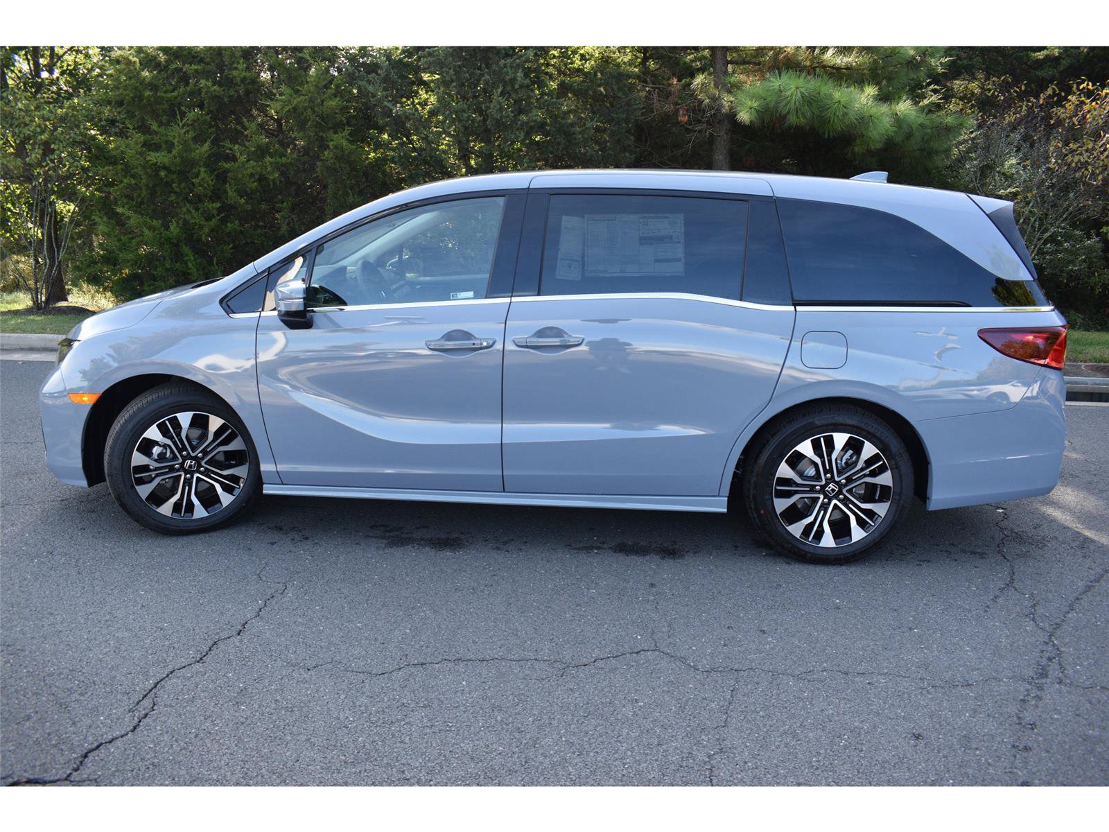 New 2027 Honda Odyssey Elite image 4