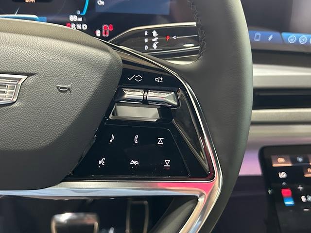 New 2026 Cadillac Vistiq Luxury w/ LPO, Floor Liner Package image 17