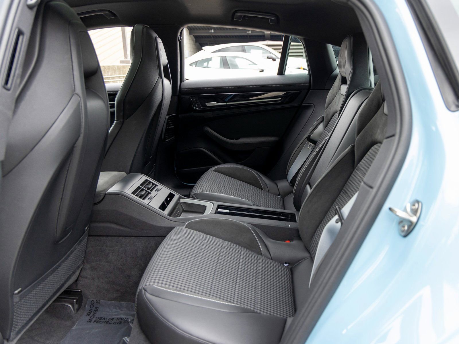 Certified 2025 Porsche Panamera 4 image 40