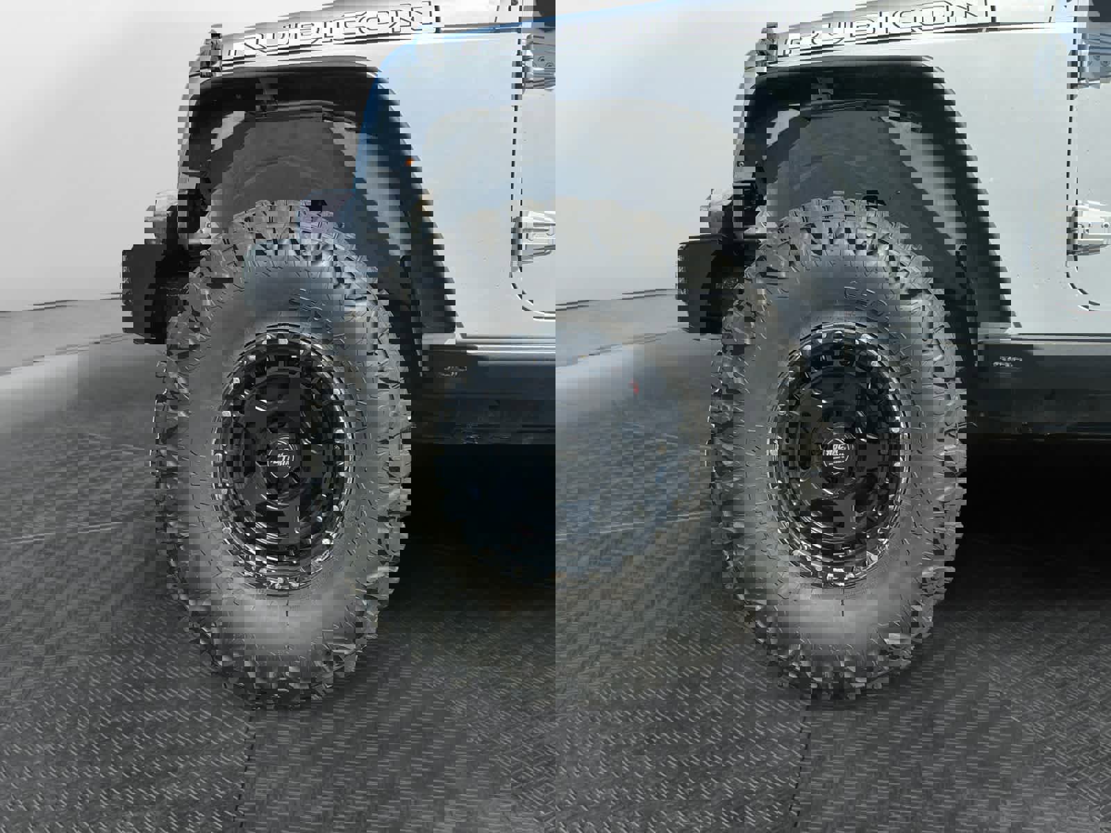 Used 2010 Jeep Wrangler Unlimited Rubicon w/ Dual Top Group image 13